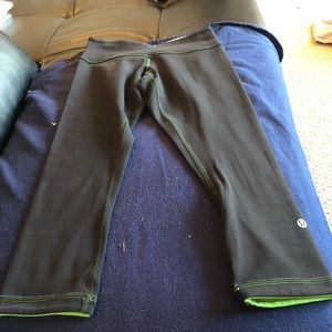 Lululemon size four wonder under reversible